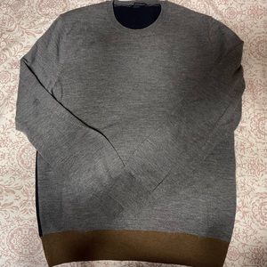 GAP sweater